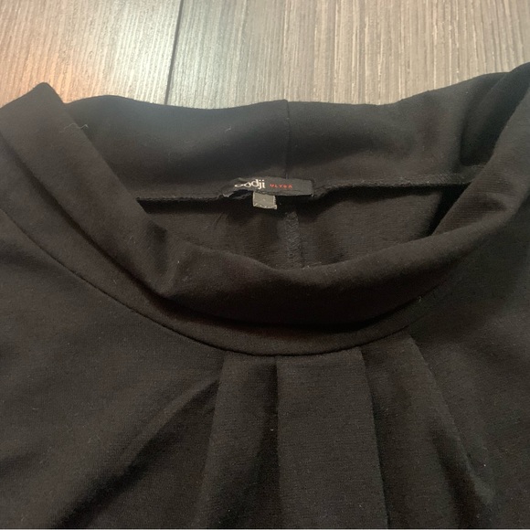 Black dress - Picture 5 of 6